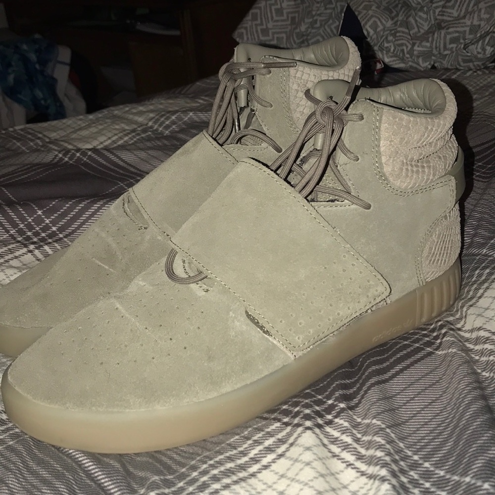 Adidas tubular invaders